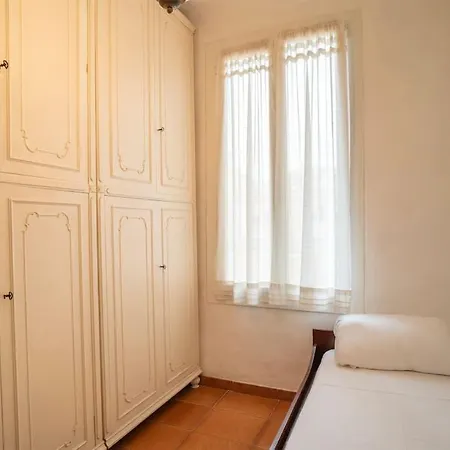 Hostfacile - Inglesi - 3 Bedrooms - Wifi شقة *